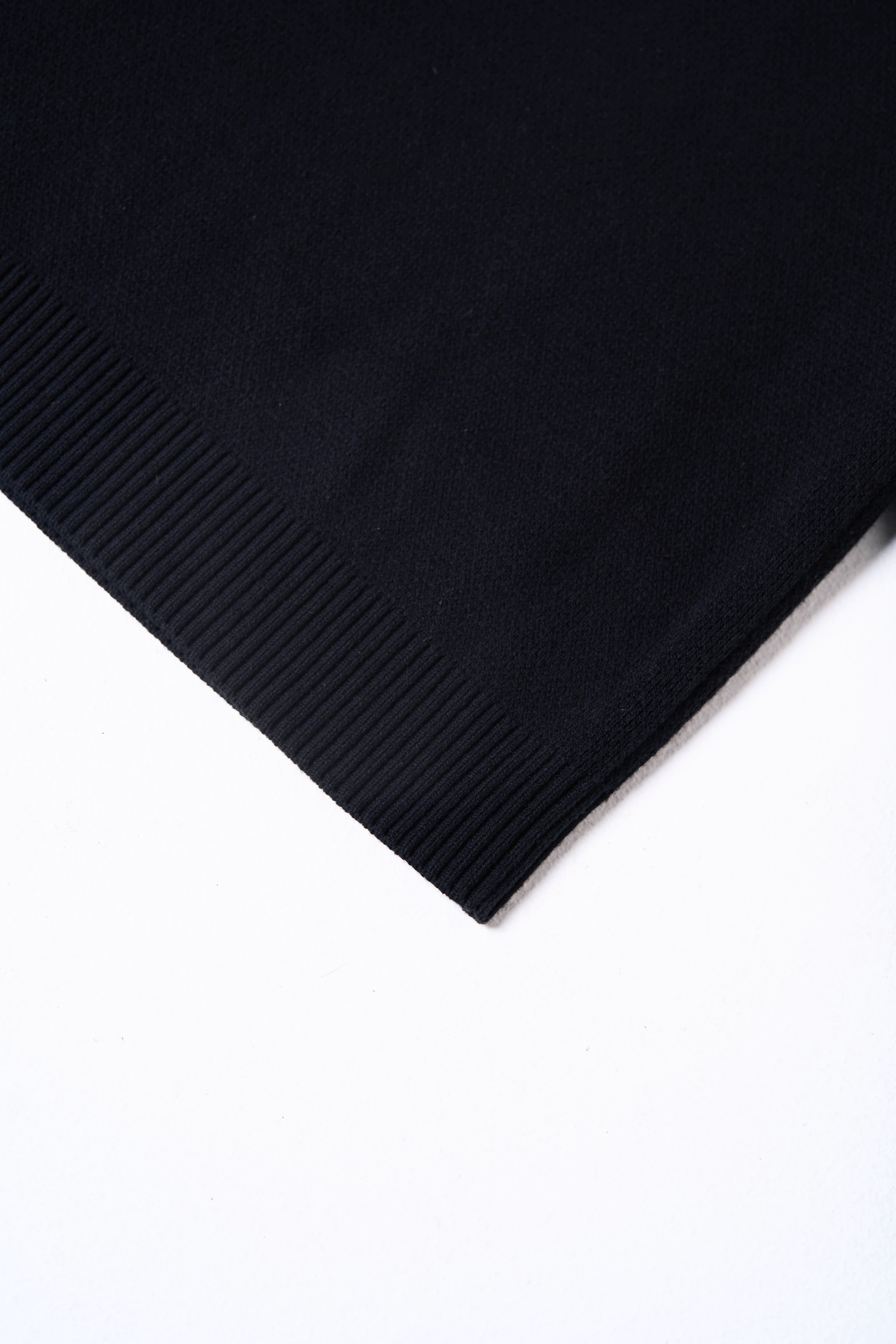 applique logo knit
