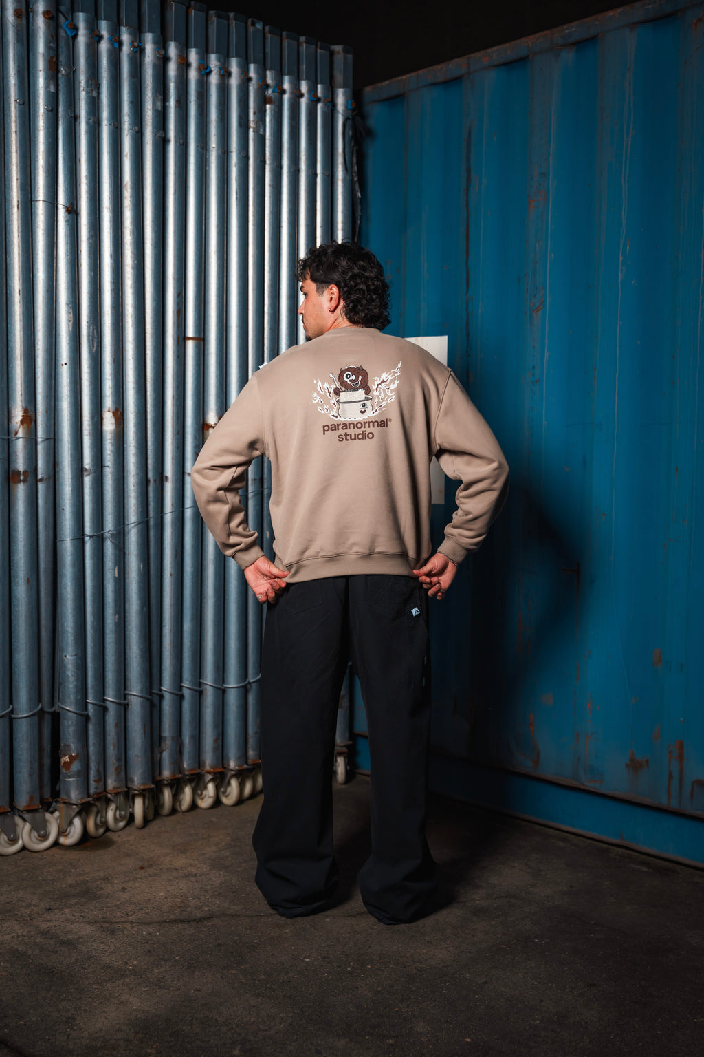 metal eyelet barrel pants