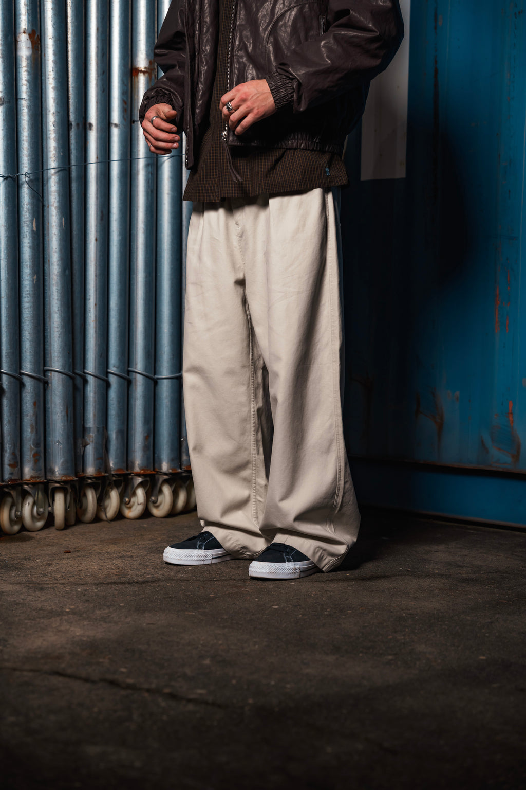 metal eyelet barrel pants